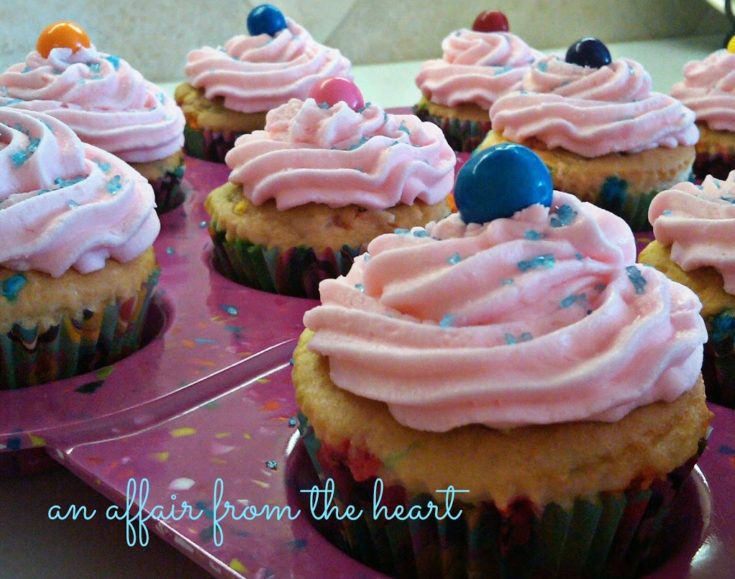 Bubblicious Bubblegum Cupcakes With Bubblegum Buttercream Frosting - An ...