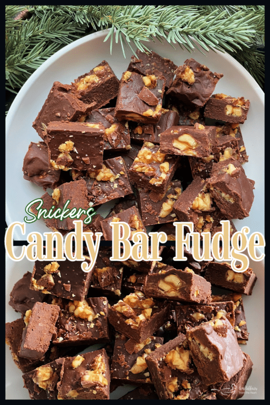 easy candy bar fudge with snickers