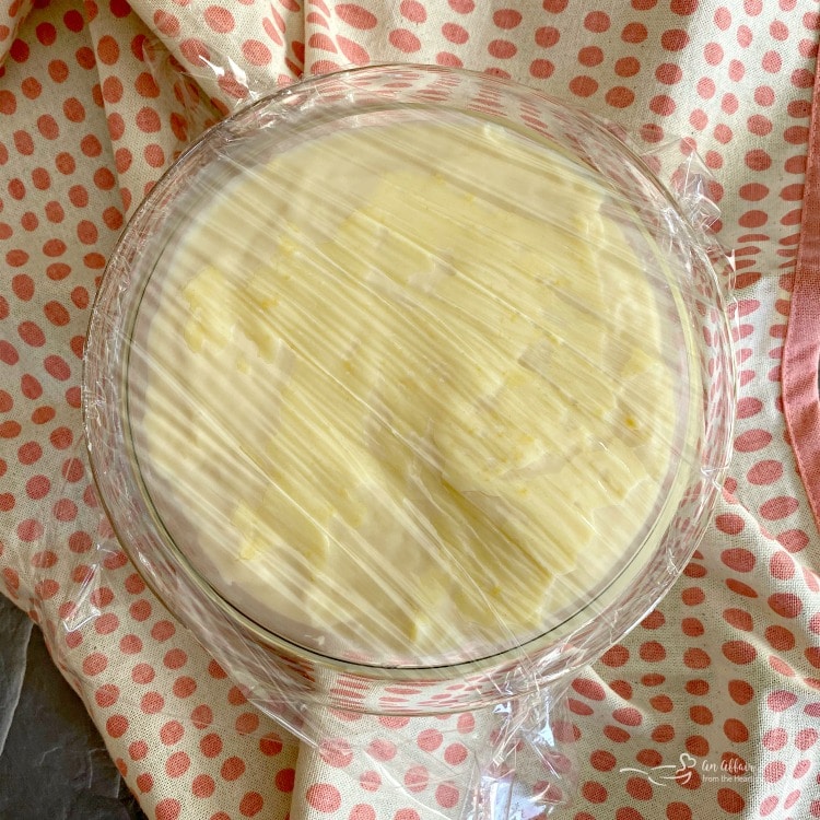 Coconut Banana Cream Pie preparation