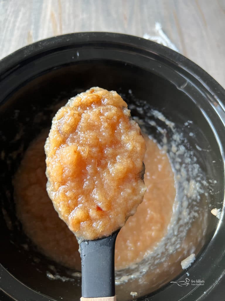 Crock Pot Cinnamon Applesauce
