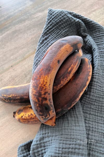 How To Freeze Ripe Bananas