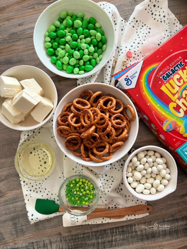 Lucky Charms™ Leprechaun Gold Snack Mix