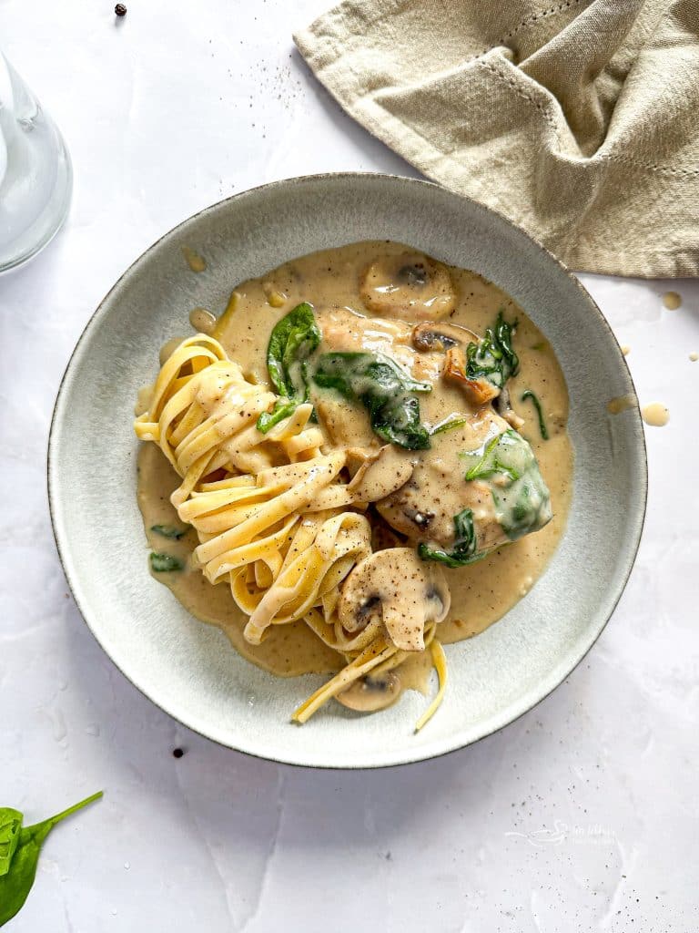 Easy Chicken and Mushroom Florentine Pasta Recipe