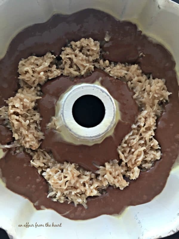 chocolate-macaroon-tunnel-cake-prep