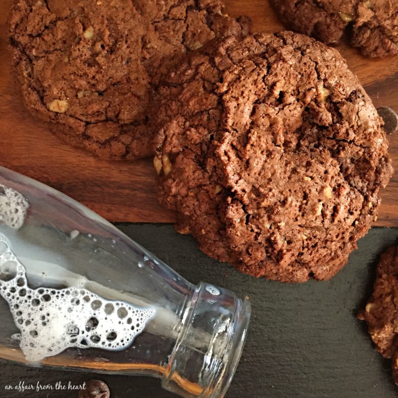 giant-chocolate-toffee-cookies