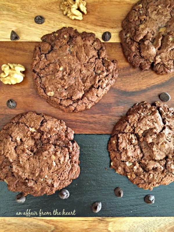 giant-chocolate-toffee-cookies