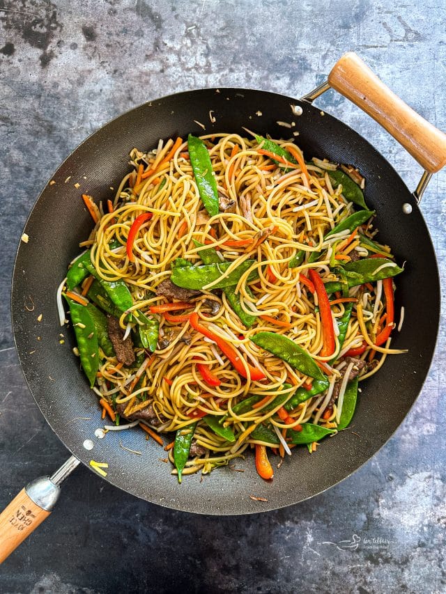 Beef Lo Mein (Easy Restaurant Copy Cat Recipe)