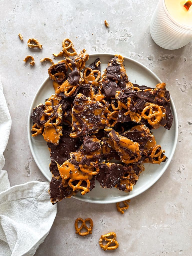 Salted Caramel Chocolate Pretzel Bars (No Bake Recipe!)