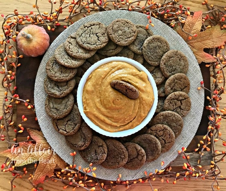 Spice Cookies with Pumpkin Dip 