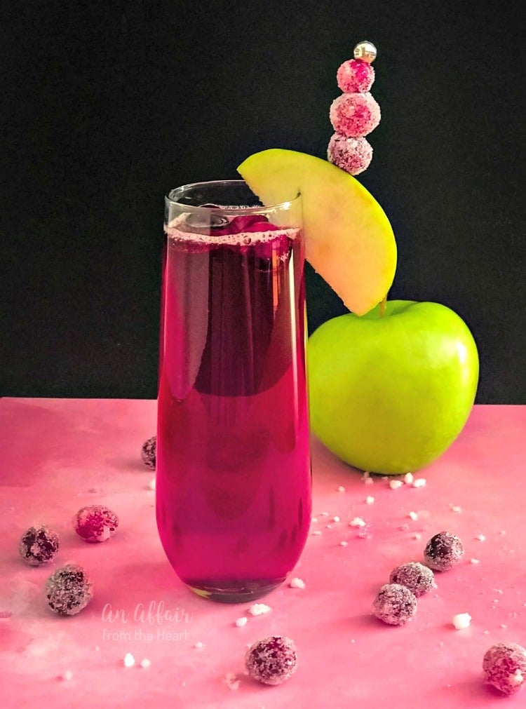 CranApple Fizz Cocktail