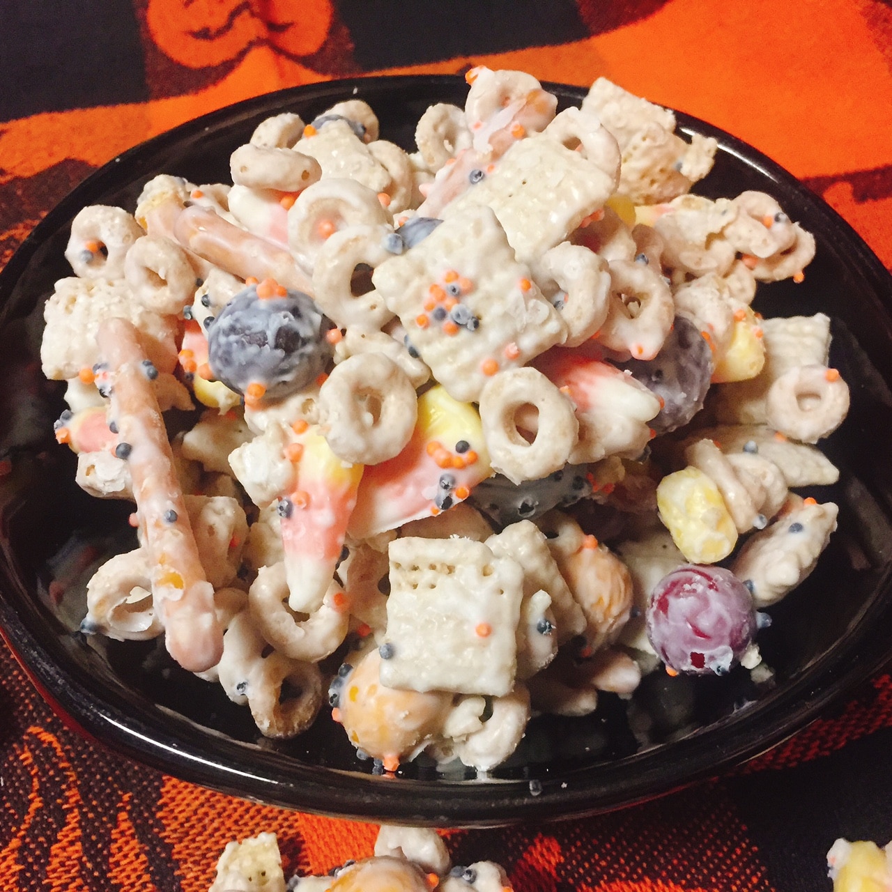 {Gluten-Free} Candy Corn Crunch Snack Mix