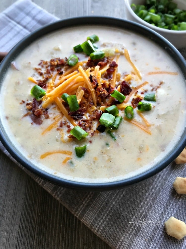 Instapot Loaded Potato Soup - 10 minute potato soup in the Instant Pot