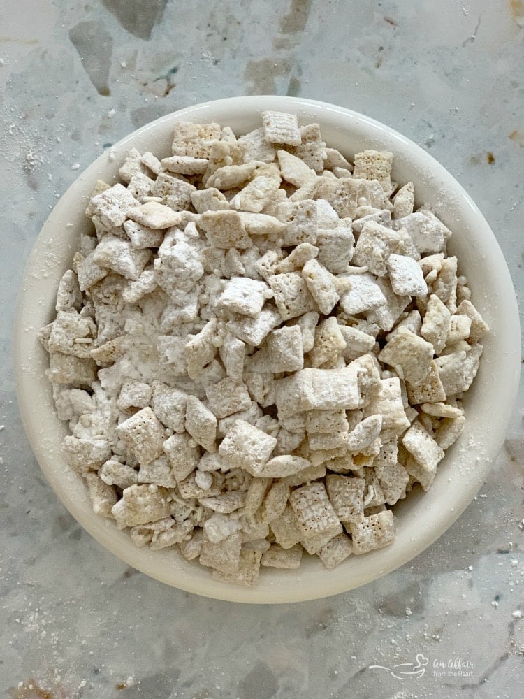 Winter Wonderland Snack Mix - A Sparkling Wintery White Snack Mix.