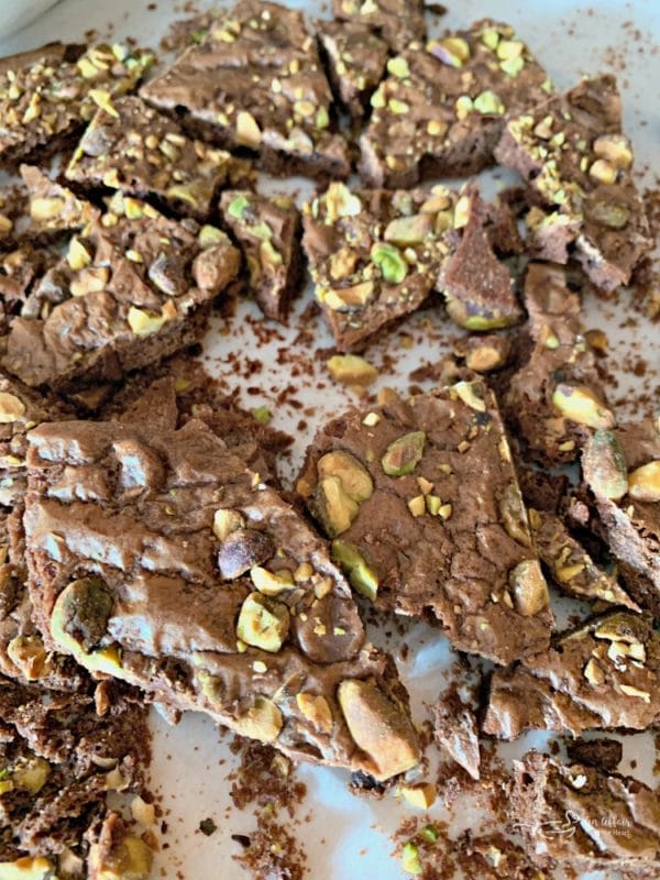 Easy Brownie Bark with Pistachios