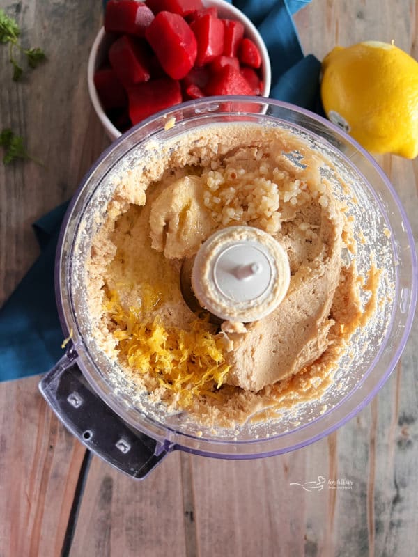 food processor with chickpeas