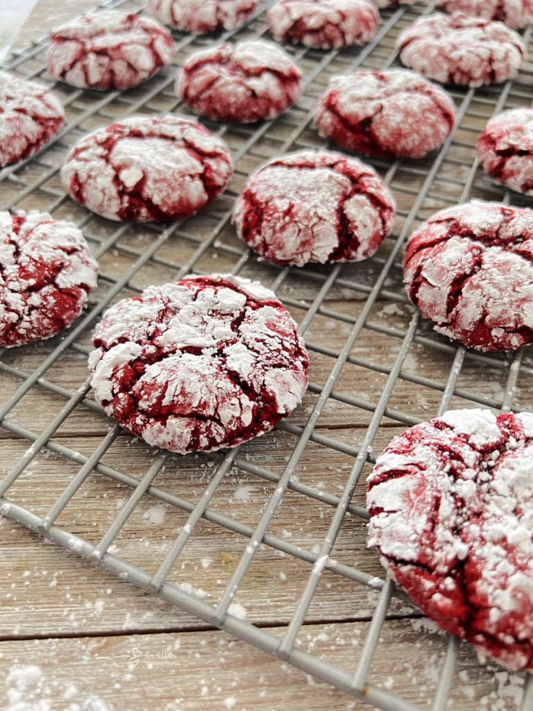 crinkle cookies on wire rack