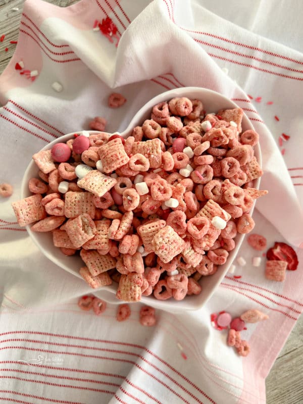 heart dish with strawberry chex mix