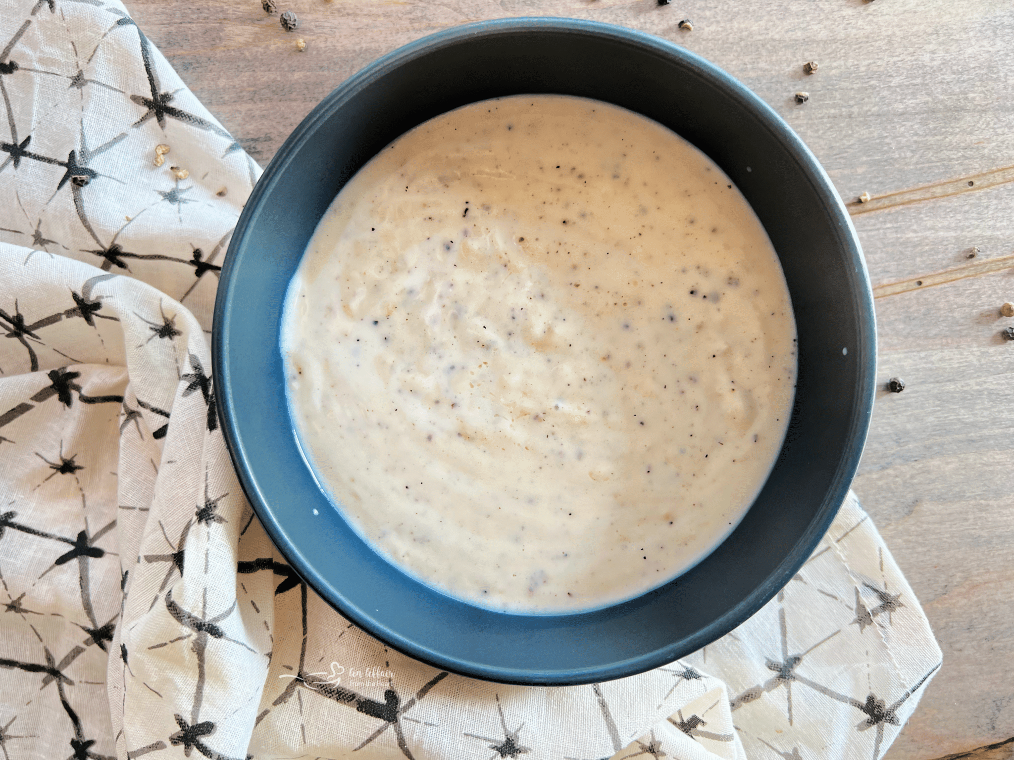 Country Style White Pepper Gravy 7 2048x1536 