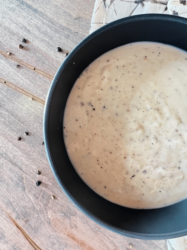 Simple White Country Gravy Recipe   Country Style White Pepper Gravy 8 640x853 