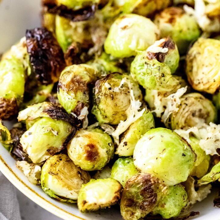 https://anaffairfromtheheart.com/wp-content/uploads/2022/11/Air-Fryer-Brussels-Sprouts-4-720x720.jpg