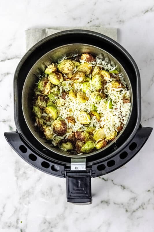 https://anaffairfromtheheart.com/wp-content/uploads/2022/11/Air-Fryer-Brussels-Sprouts-6-533x800.jpg