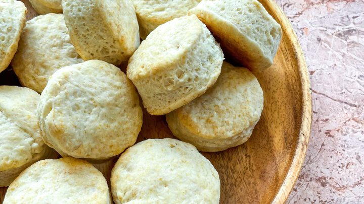 https://anaffairfromtheheart.com/wp-content/uploads/2023/08/Buttermilk-Biscuits-8-720x405.jpg