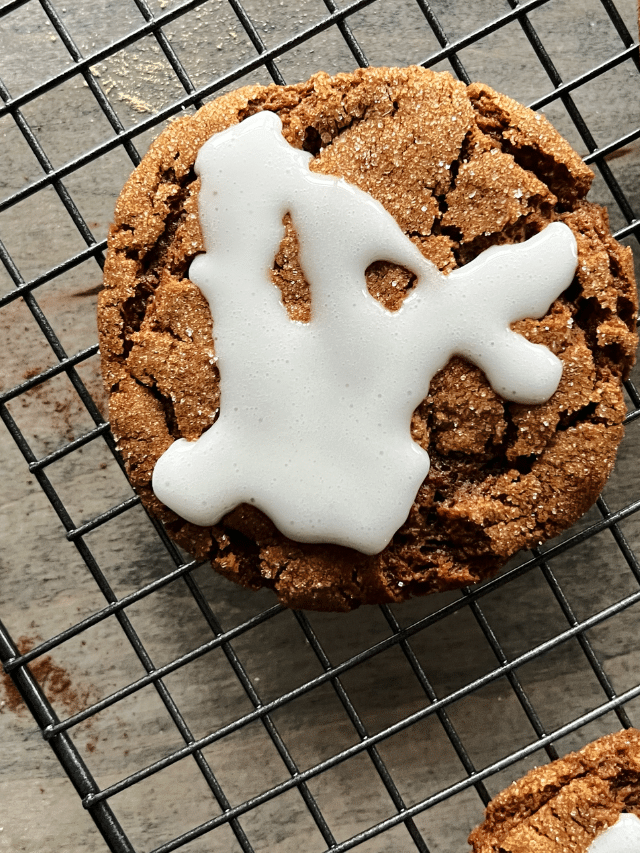 OLD FASHIONED ICED MOLASSES COOKIES STORY