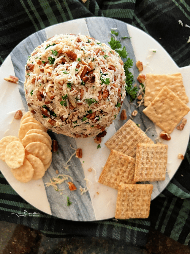 DOROTHY’S HOLIDAY CHEESE BALL STORY