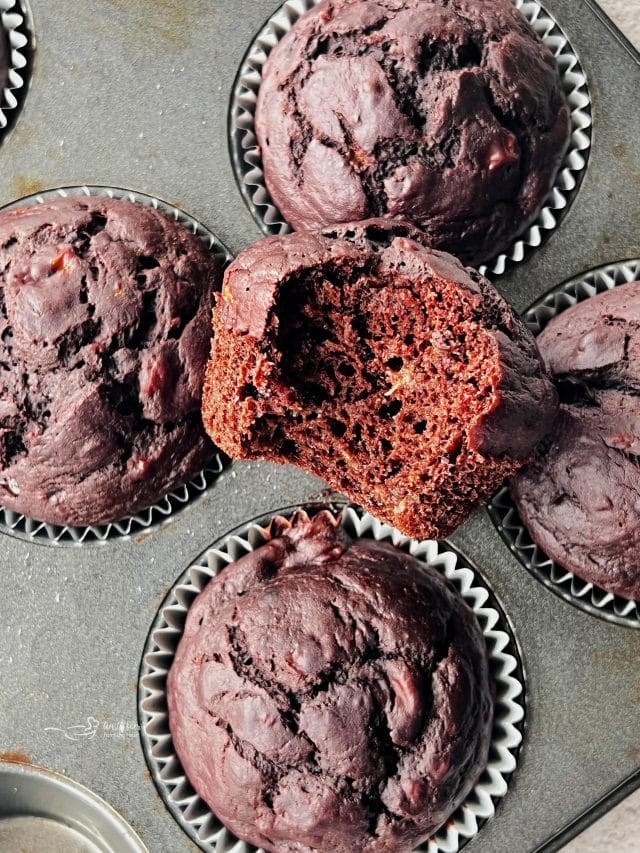 CHOCOLATE BANANA MUFFINS STORY